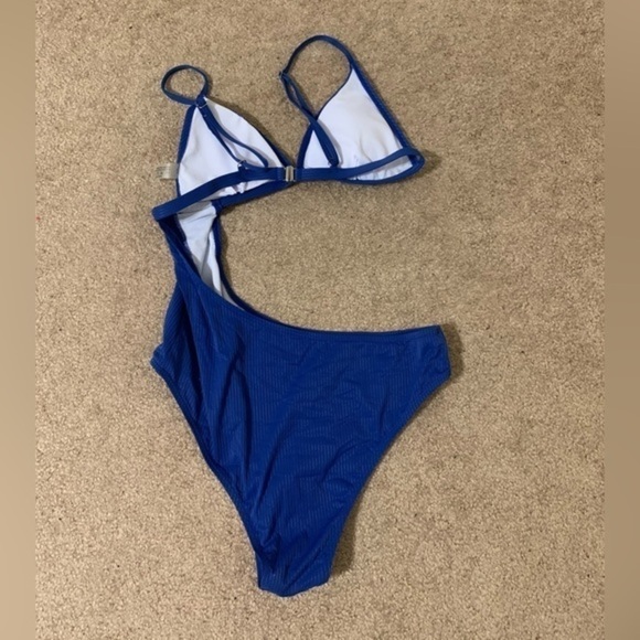 Blue cut out one piece swim suit size Large - Picture 9 of 9